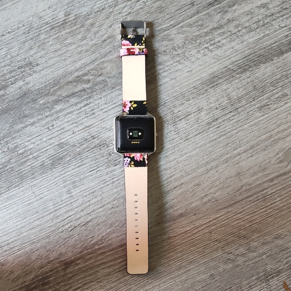 Fitbit Smartwatch with Floral Band - Picture 4 of 5